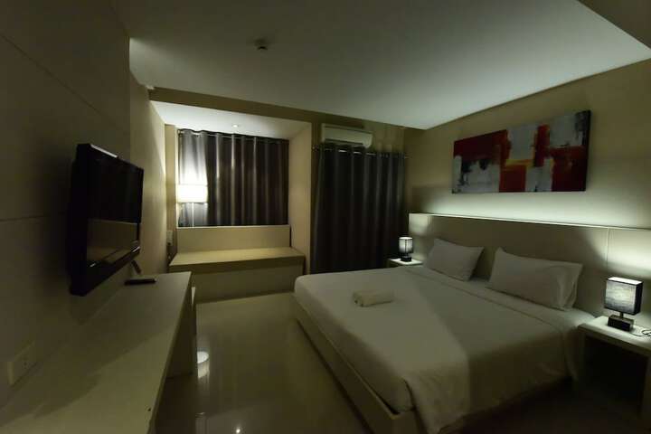 Room 17 of 63