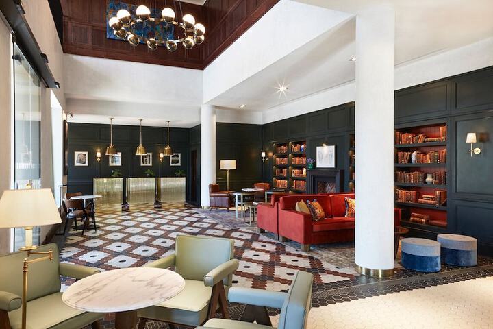 Hotel Interior 4 of 95