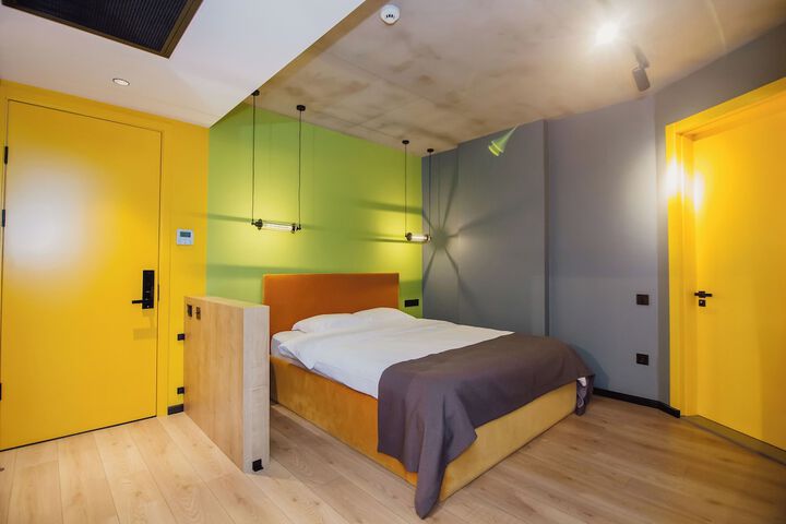 Room 3 of 32