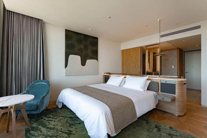 Room 40 of 190