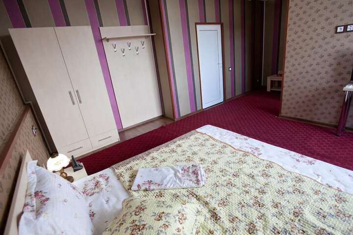 Room 9 of 65