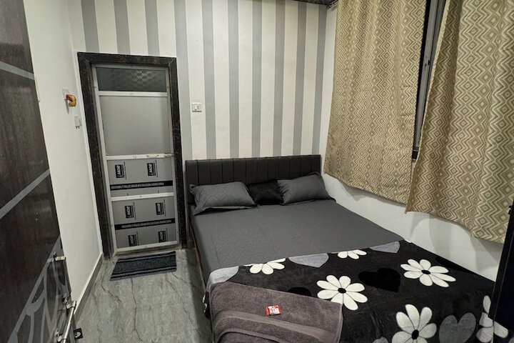 Room 6 of 50