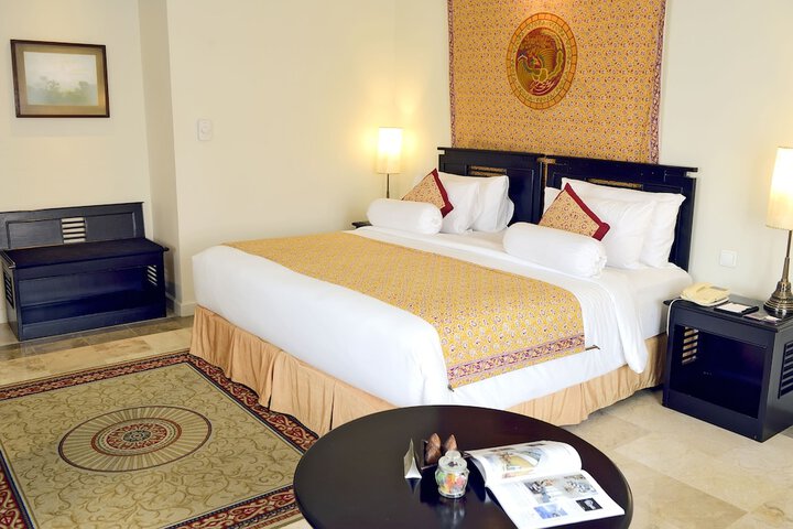Room 4 of 92