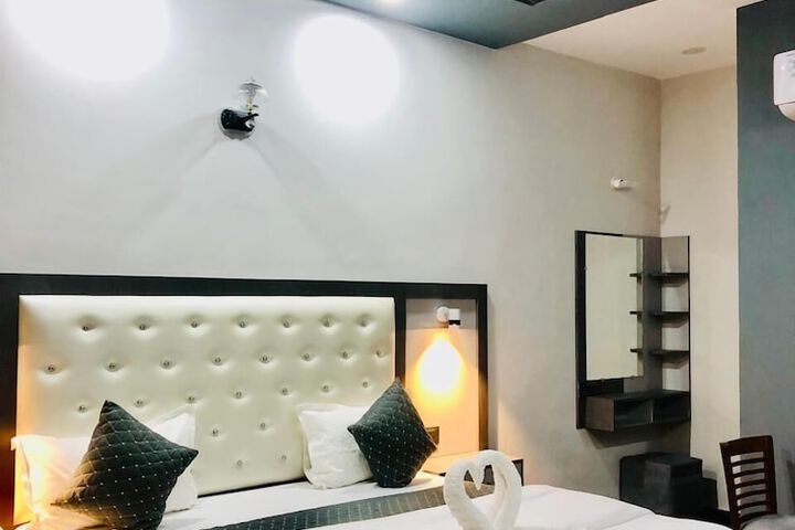 Room 28 of 37