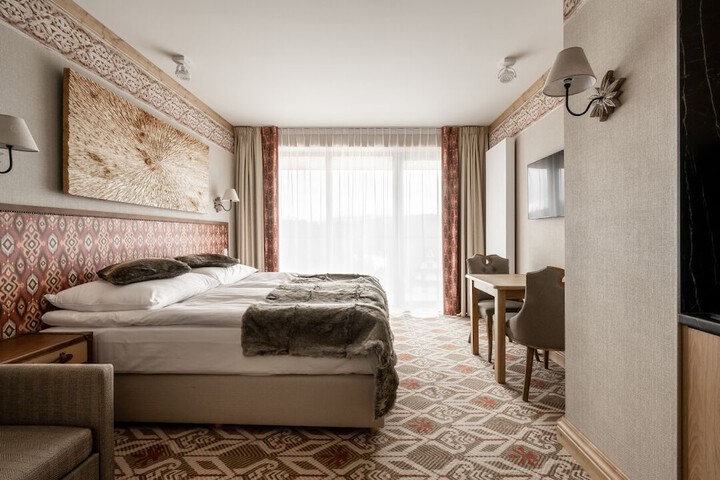 Room 21 of 28