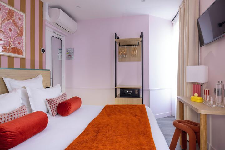 Room 13 of 75
