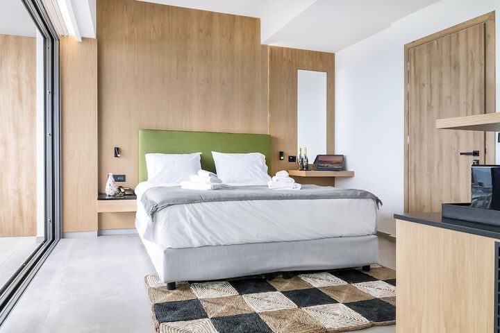 Room 2 of 69