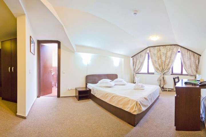 Room 54 of 106