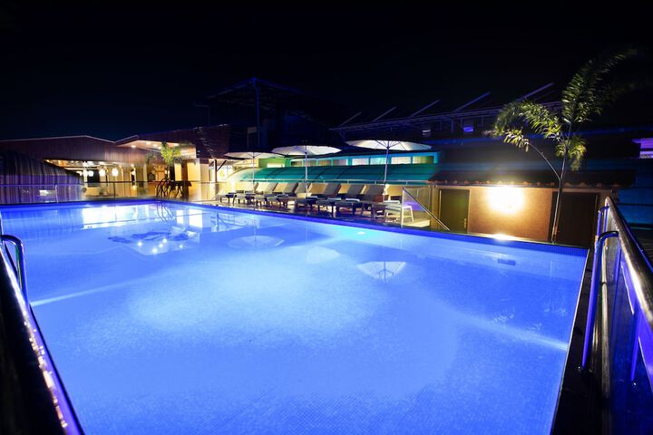 Pool 28 of 37