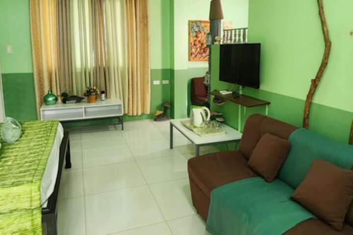 Room 6 of 87