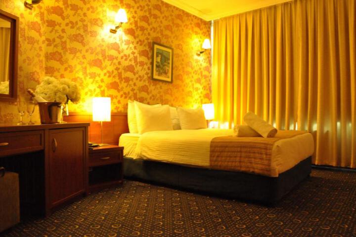 KNDF MARINE HOTEL