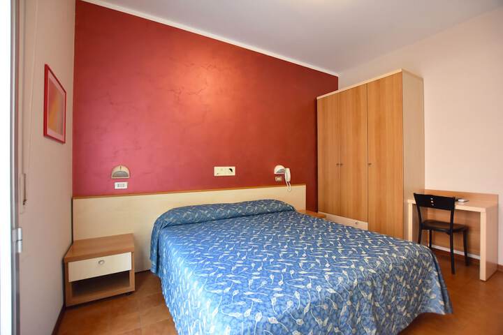 Room 30 of 60