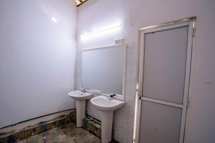 Room 6 of 23