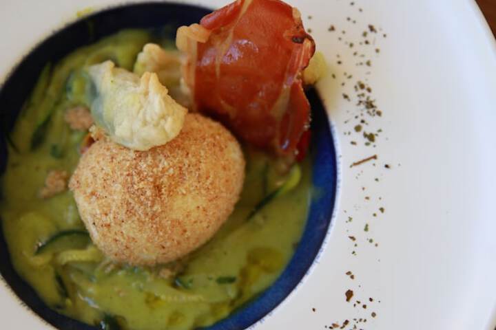 Dining Photos