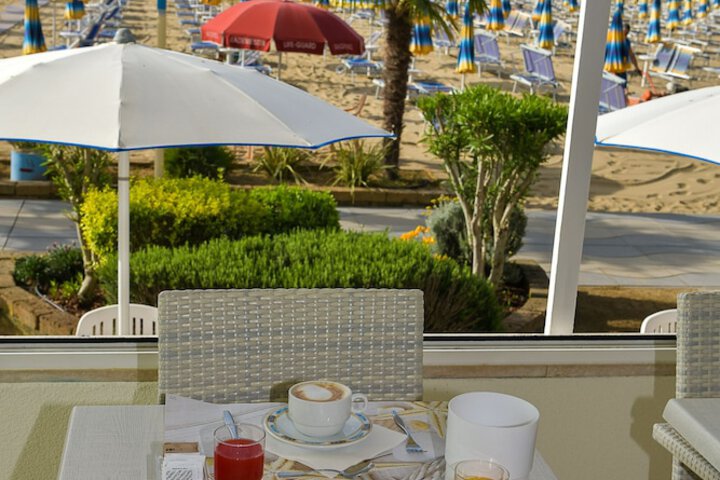 Breakfast/Coffee Service 30 of 38
