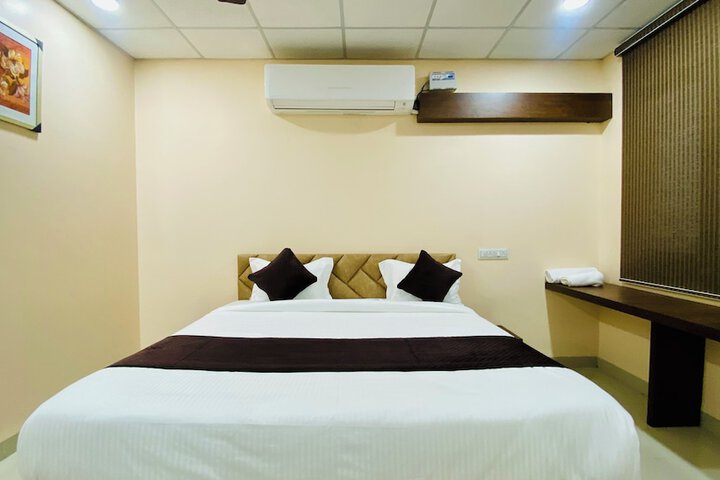 Room 3 of 51