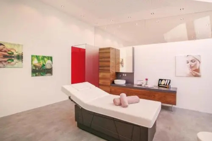 Room 4 of 26