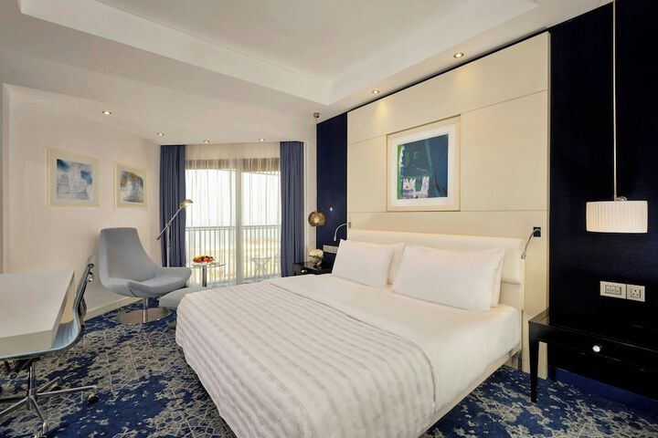 Room 34 of 103
