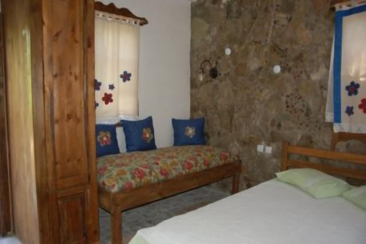 Room 27 of 127