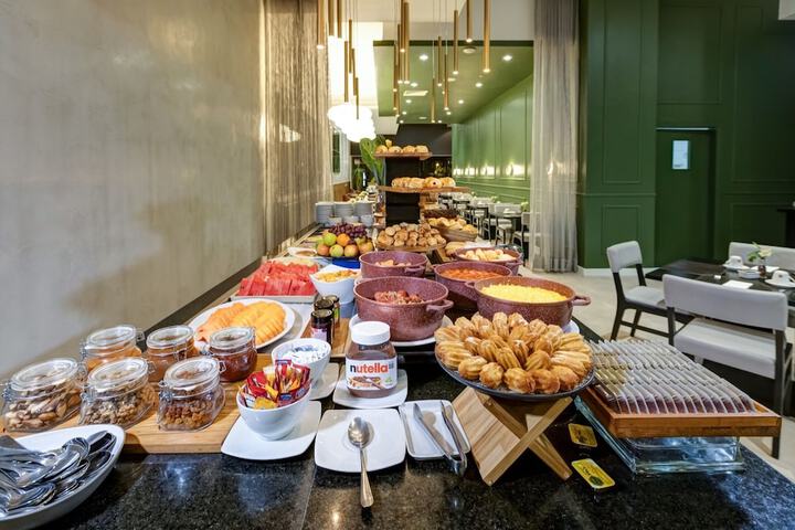 Breakfast/Coffee Service 92 of 108