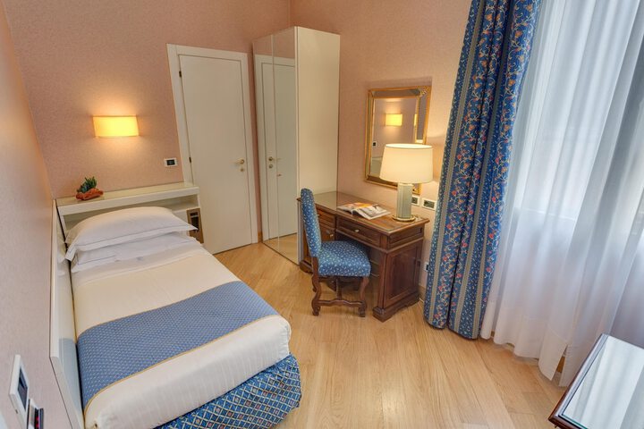 Room 20 of 91