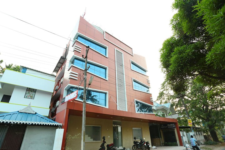 OYO 11909 Star Plaza