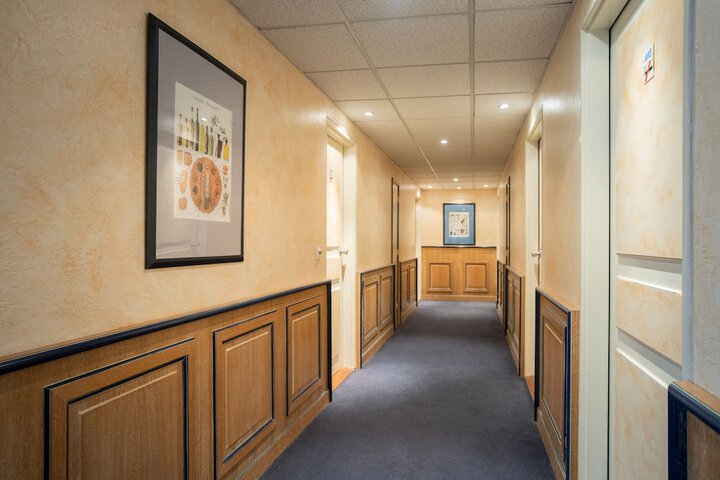 Ballroom/Hall 33 of 59