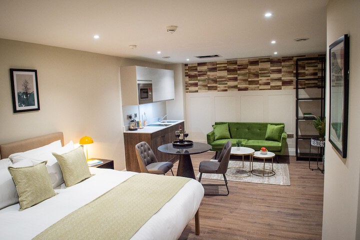 Room 33 of 67