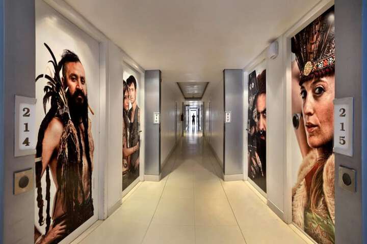 Ballroom/Hall 40 of 50