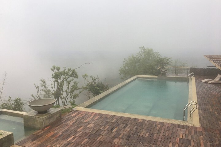 Pool 12 of 25