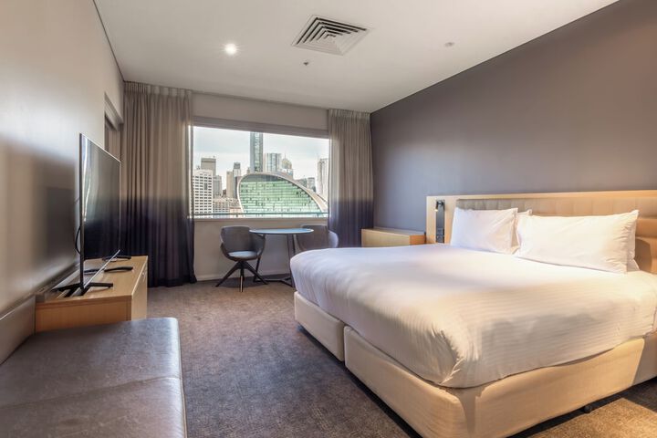 Room 11 of 220