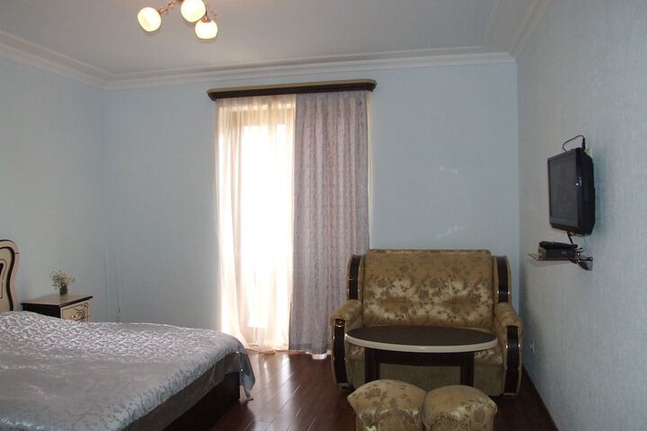 Room 6 of 31