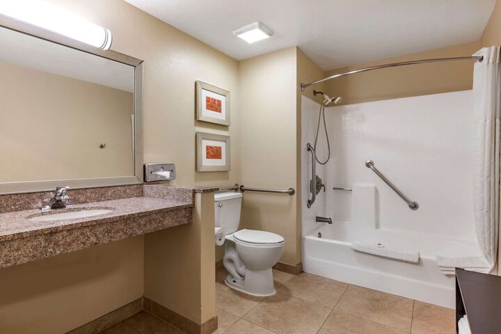 King Suite with Sofa Bed (8 of 17)