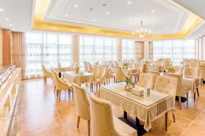 Vienna Hotel Fujian Quanzhou Anxi County Baolong Square