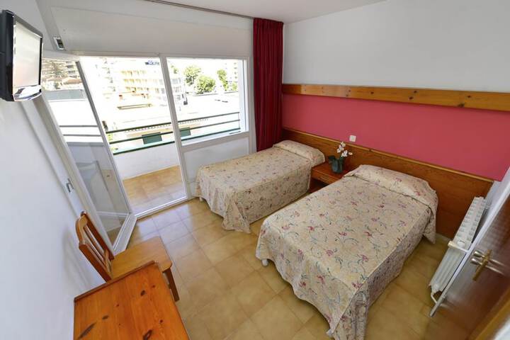 Room 7 of 37
