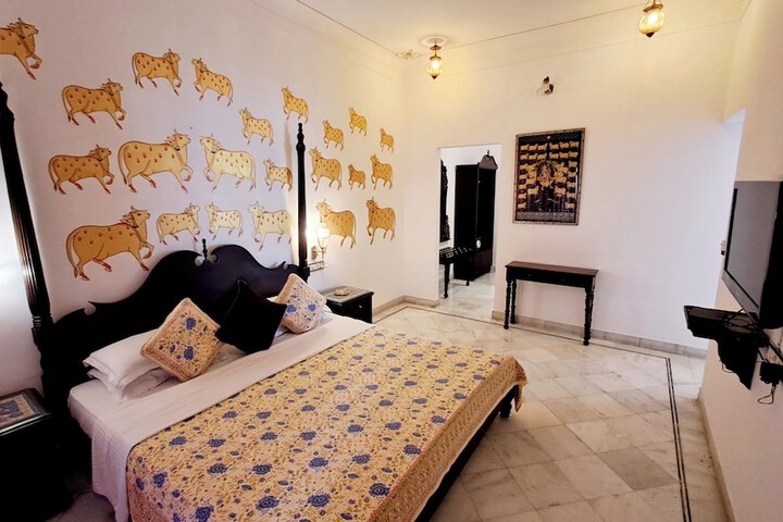 Room 8 of 27