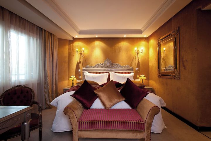 Room 14 of 97