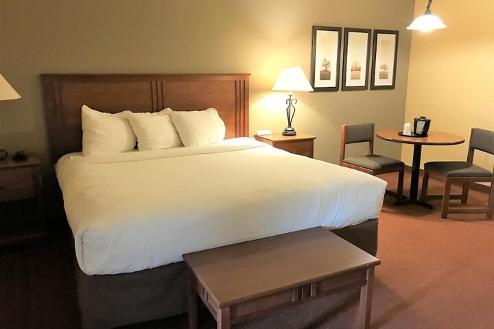 1 King Bed (13 of 62)