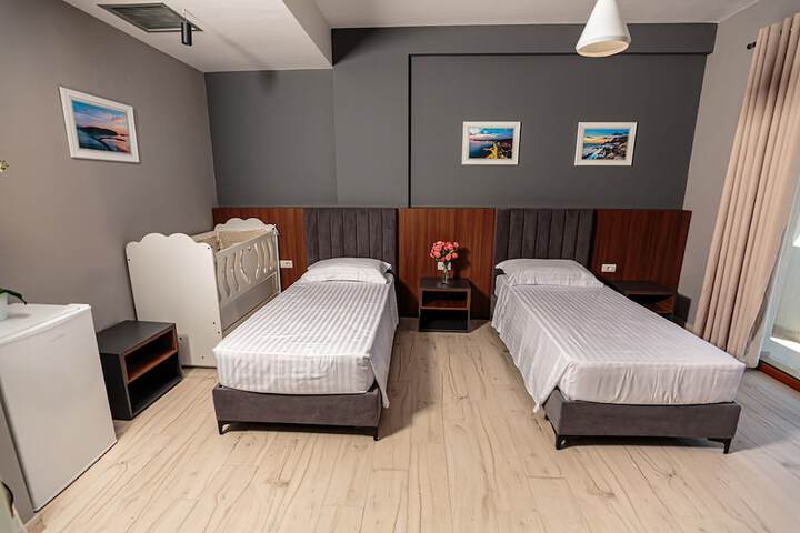 Room 6 of 111