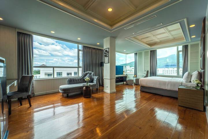 Room 18 of 130