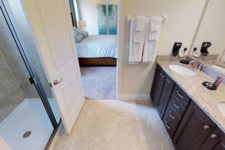 Room 35 of 47