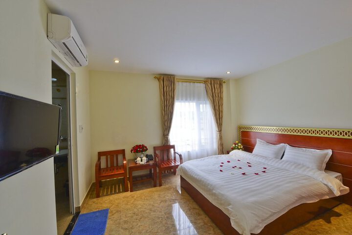 Room 6 of 22