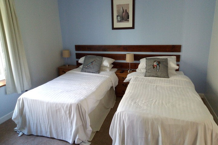 Room 4 of 18