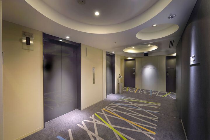 Ballroom/Hall 27 of 30