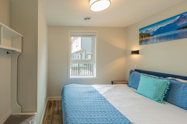 Room 3 of 36