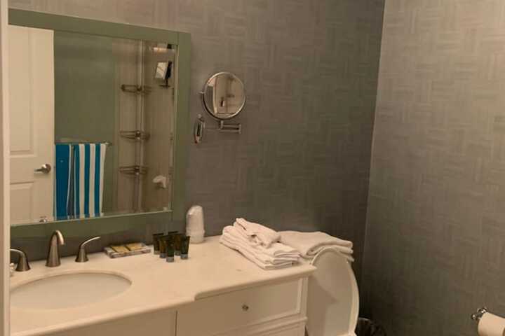 Room 32 of 48
