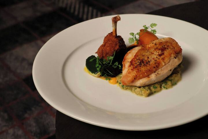 Dining 83 of 118