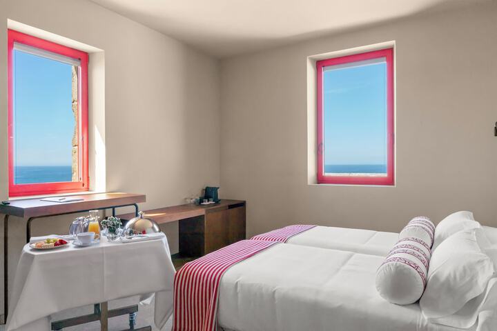 Room 10 of 31