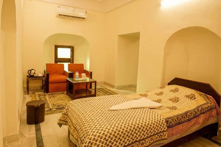 Room 2 of 9
