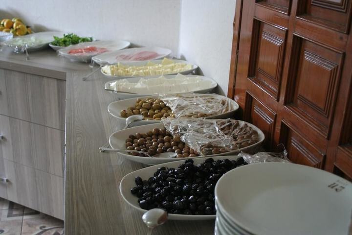 Dining 7 of 13